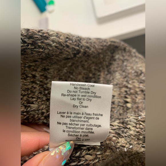 ARITZIA TNA brown knit sweater. XXS, acrylic/polyester/wool blend - Picture 7 of 7